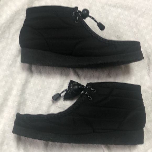 Clarks Wallabee Black Quilted Boots size 10 - Picture 10 of 12